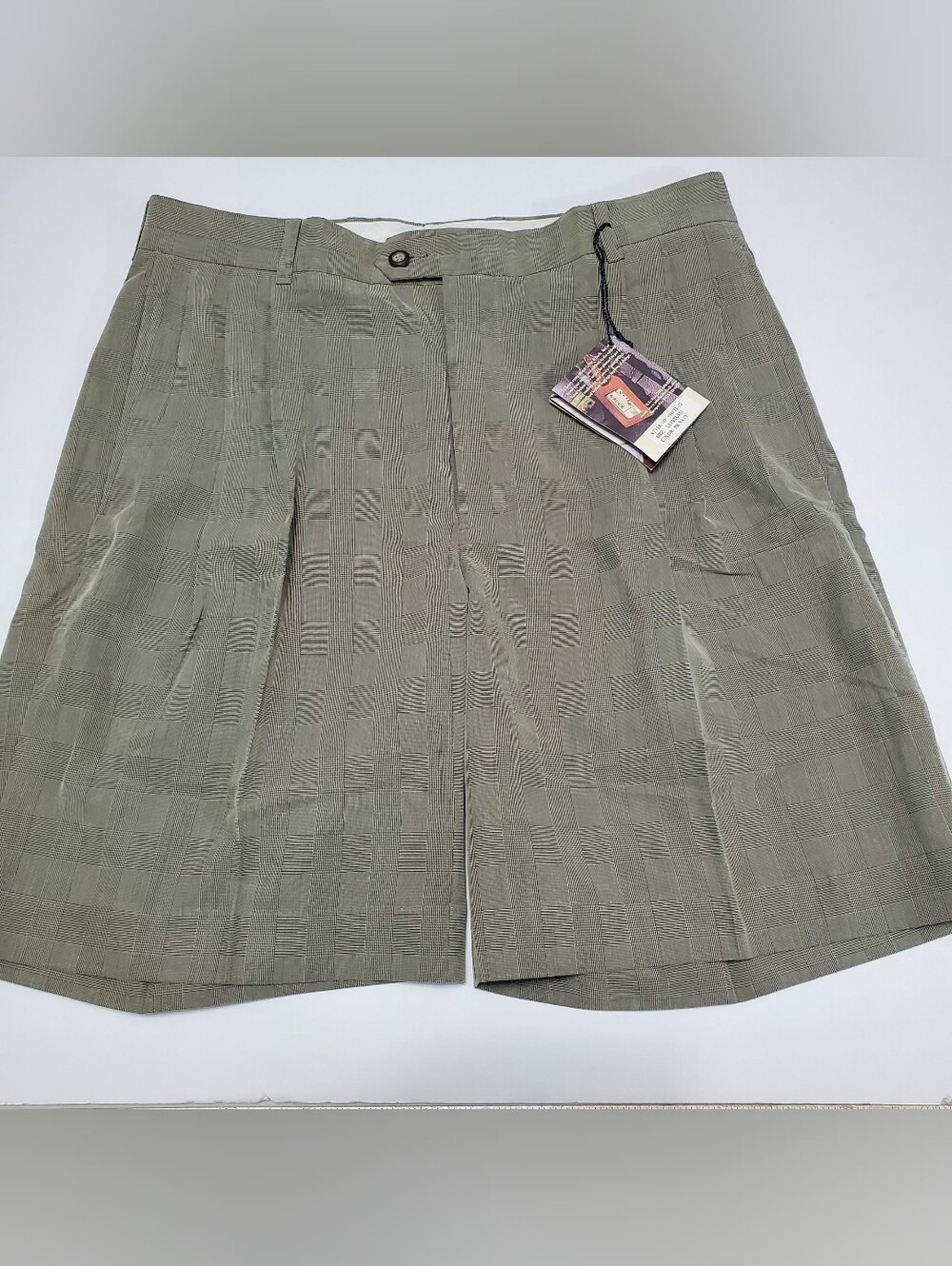 Cutter & Buck Men's Gray Shorts Waist 35" Pleated Basketweave Pattern NEW